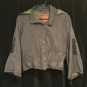 Vintage free people cropped hoody with gorgeous embroidery.